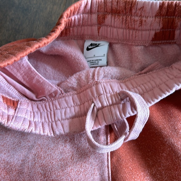 Nike Kids Pink Sweatpants - Picture 2 of 3